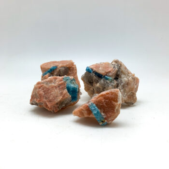 Aquamarine on Feldspar Rough