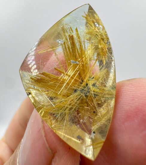 Golden Rutile Star on Quartz (26.5ct Piece)