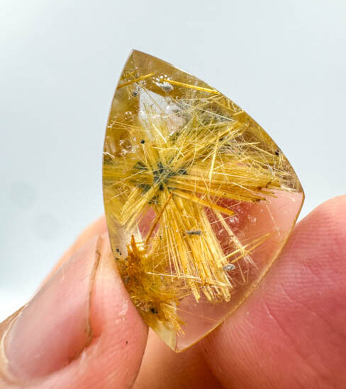 Golden Rutile Star on Quartz (26.5ct Piece)